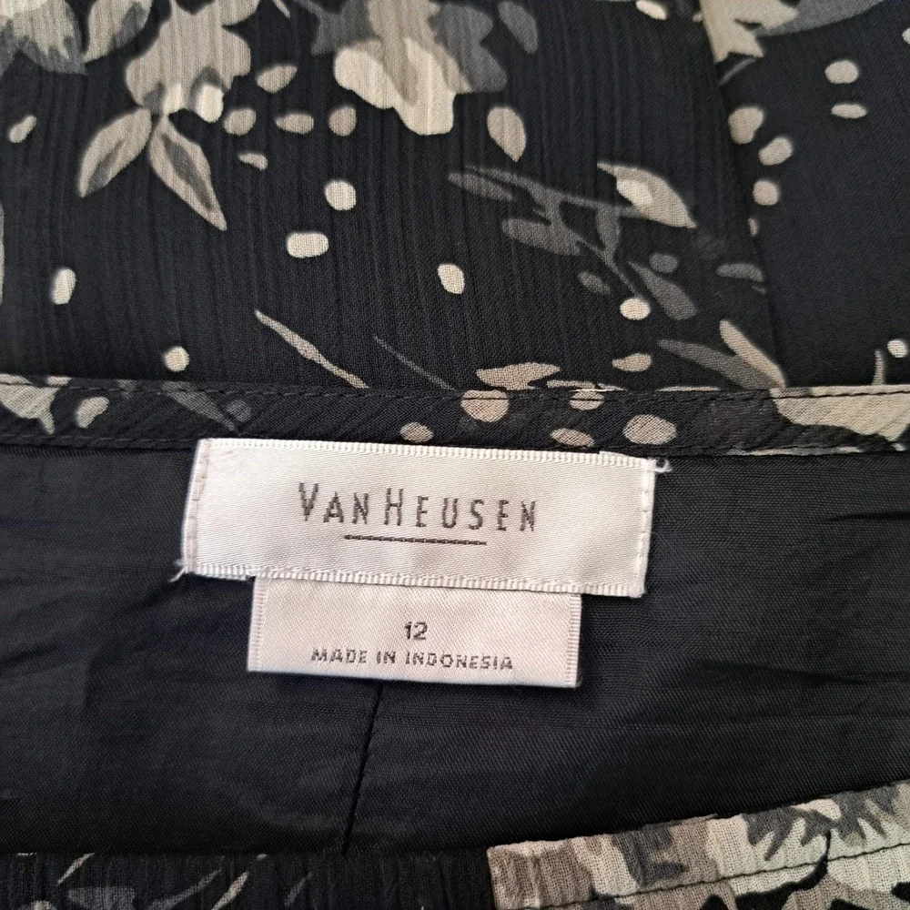 Van Heusen Women's Fit & Flare Dark Floral Midi‎ Skirt Sz 12 Fairy Grunge Witchy